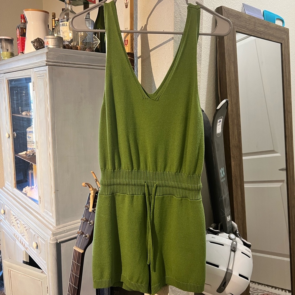 Olive Green Sleeveless Jumpsuit with Deep V-Neck and Spaghetti Straps